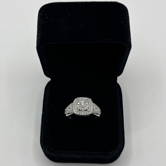 .50 CT Cushion Cut Natural Diamond Silver Ring - Picture 1 of 8
